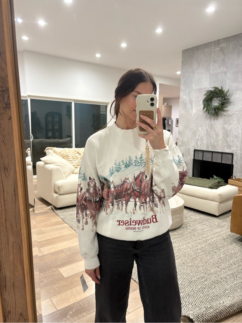 Abercrombie & Fitch Cream Graphic Crewneck with Horse Carriage Print